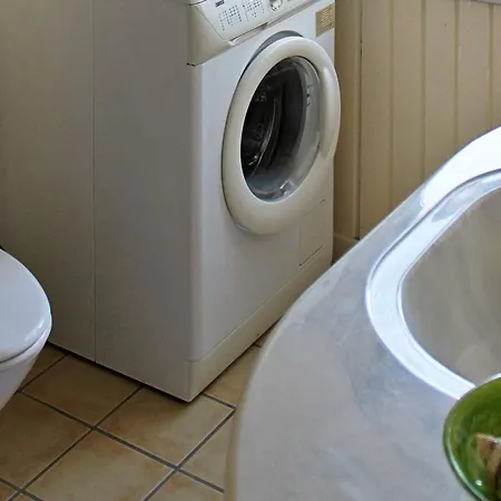 Two-bedroom Holiday In 12 *